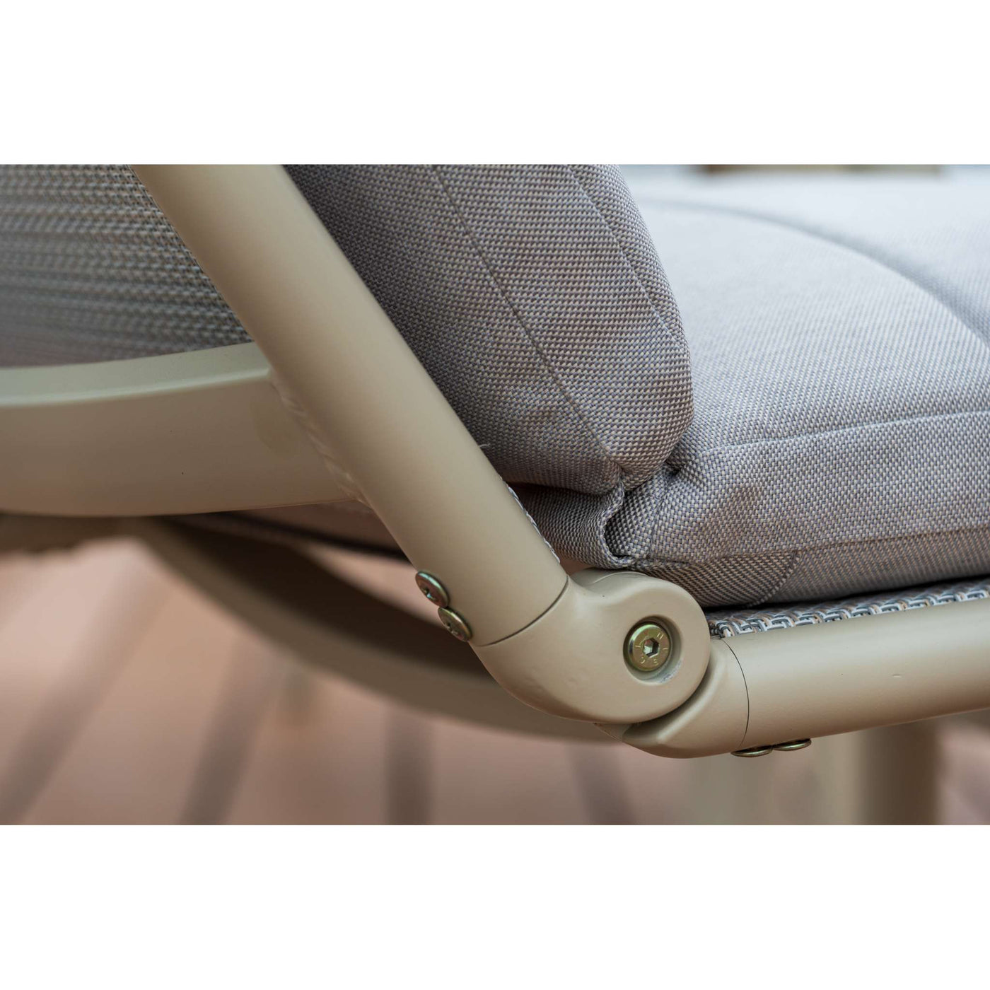 Amazonia Mate Arm Sofa Recliner Light Chair