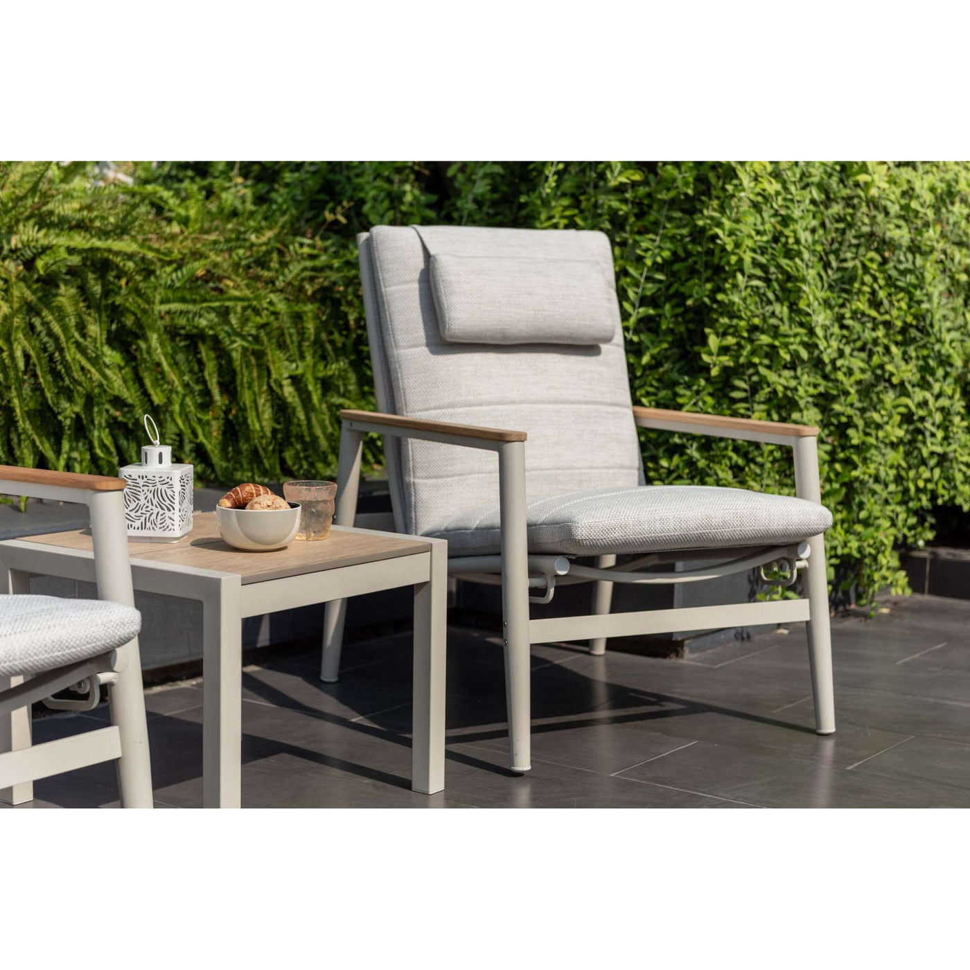 Amazonia Mate Arm Sofa Recliner Light Chair