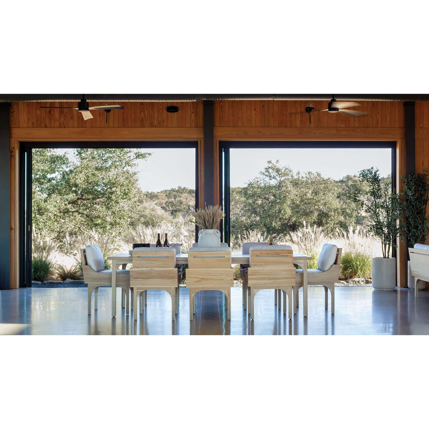 Serenique Dining Table